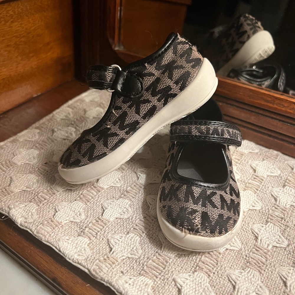 MICHAEL KORS Black and Grey Mary Janes with Velcro Closure Toddler Girl Size 5.5